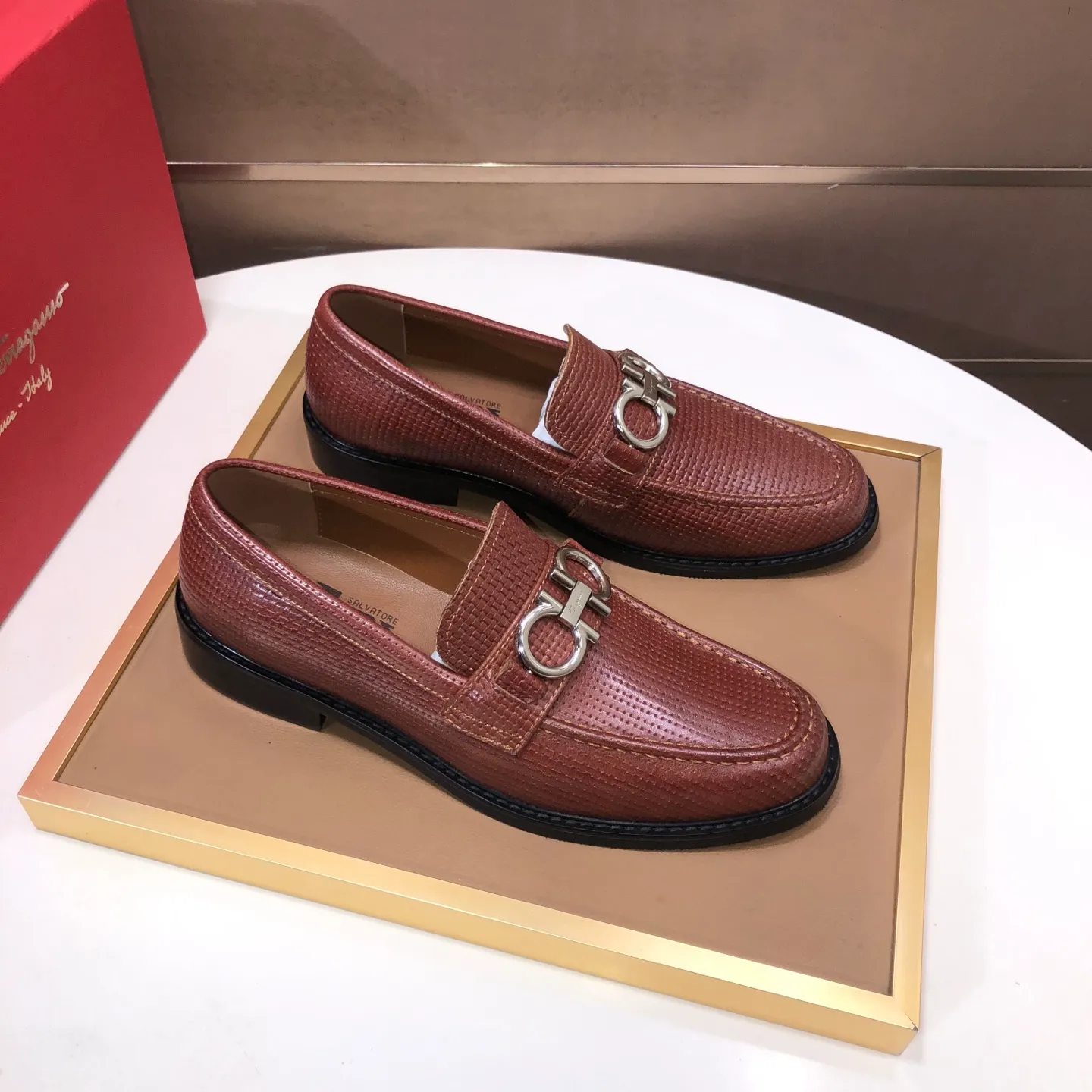 Men's shoes 💰460💰[Ferragamo/Ferragamo] The latest model in the counter. Original imported high-quality cowhide with open sides + imported sheep lining + original luxury metal buckle + original combination outsole. Comparison without pressure 38–44🎉